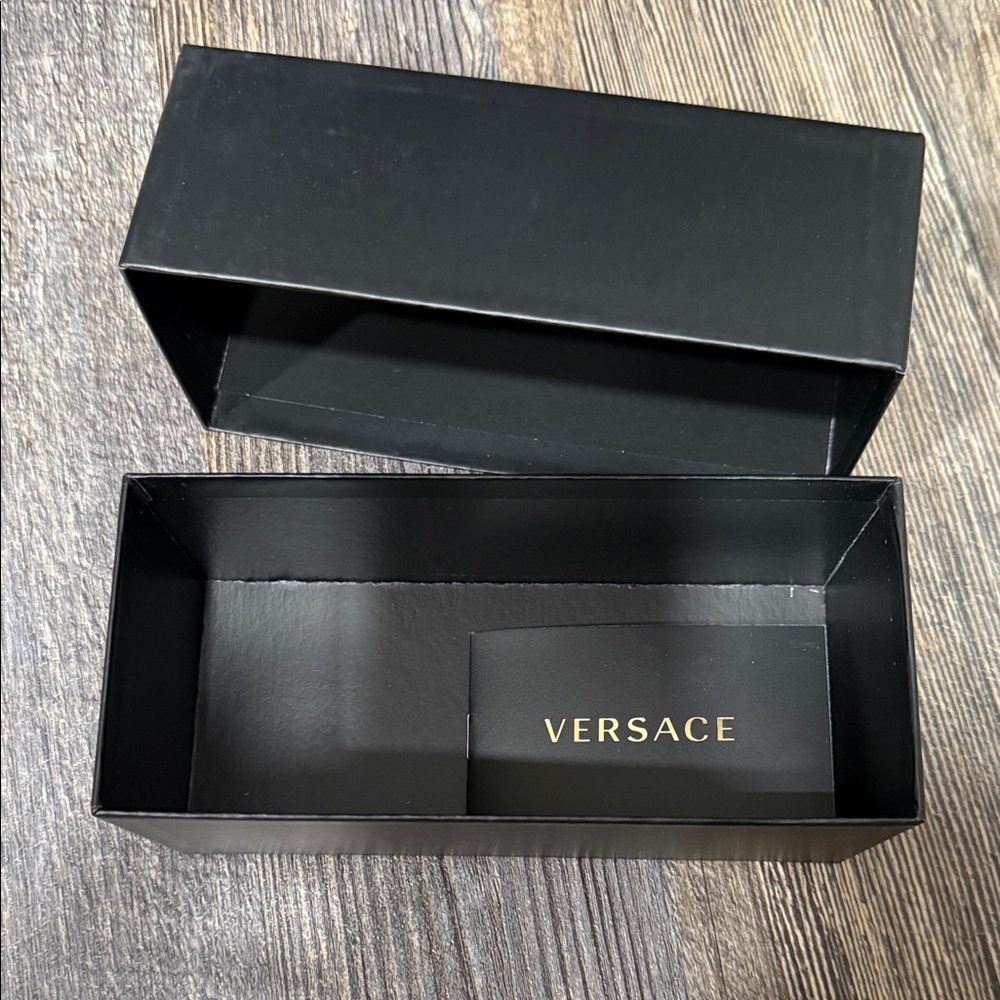 Versace Black Box with Gold Logo - Picture 3 of 3
